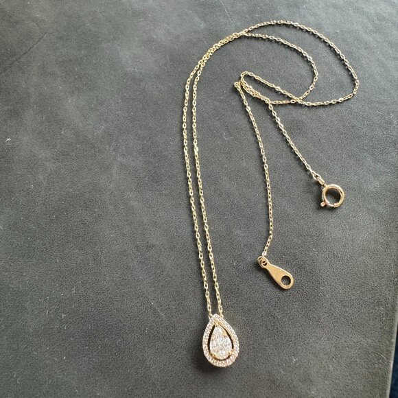 14K Gold Pear Shaped Illusion Setting Halo Diamond Necklace - Picture 2 of 3